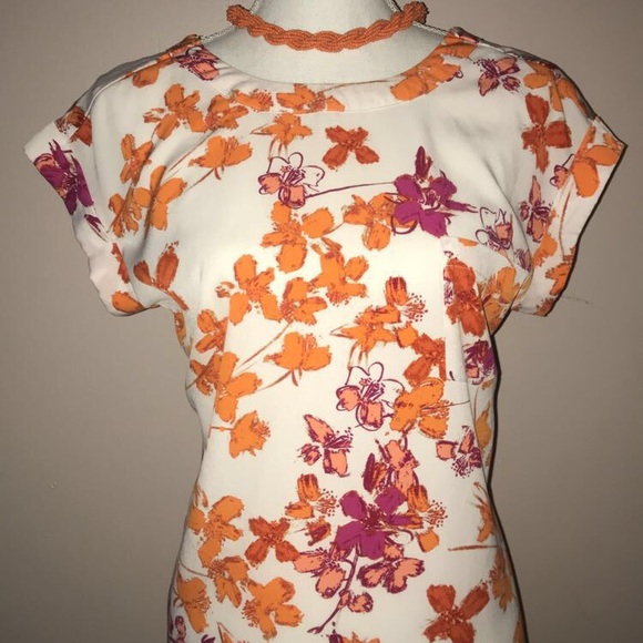 Flower Print Dress 👗 🌺🌸 - Picture 2 of 4